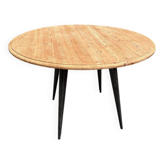 Round table tolix legs