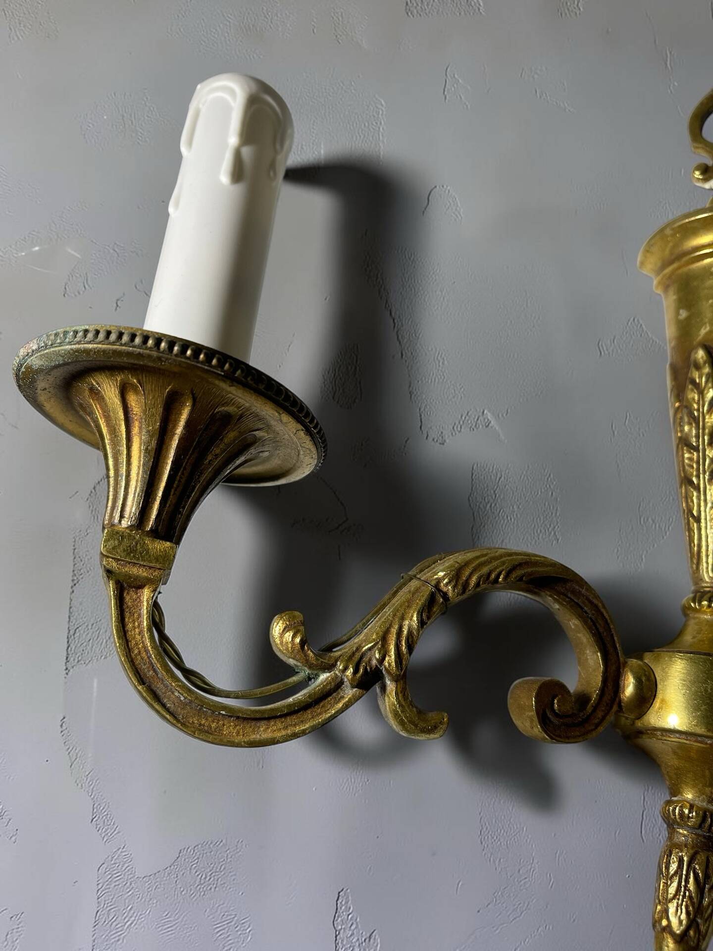 Pair of vintage gold wall sconces – Louis XVI style – 2 arms of