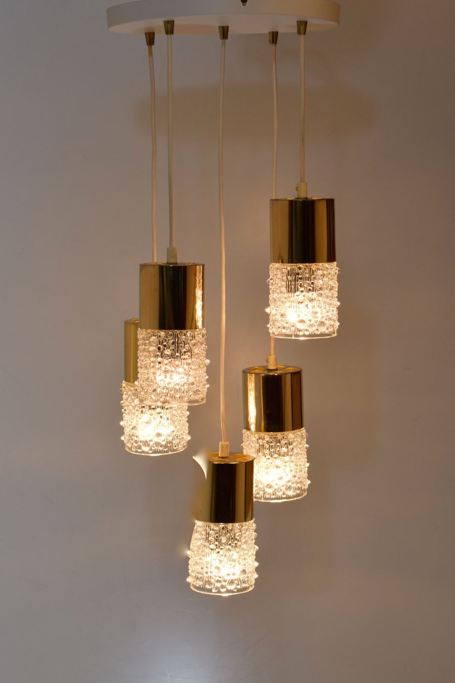 Pair of hanging lamps