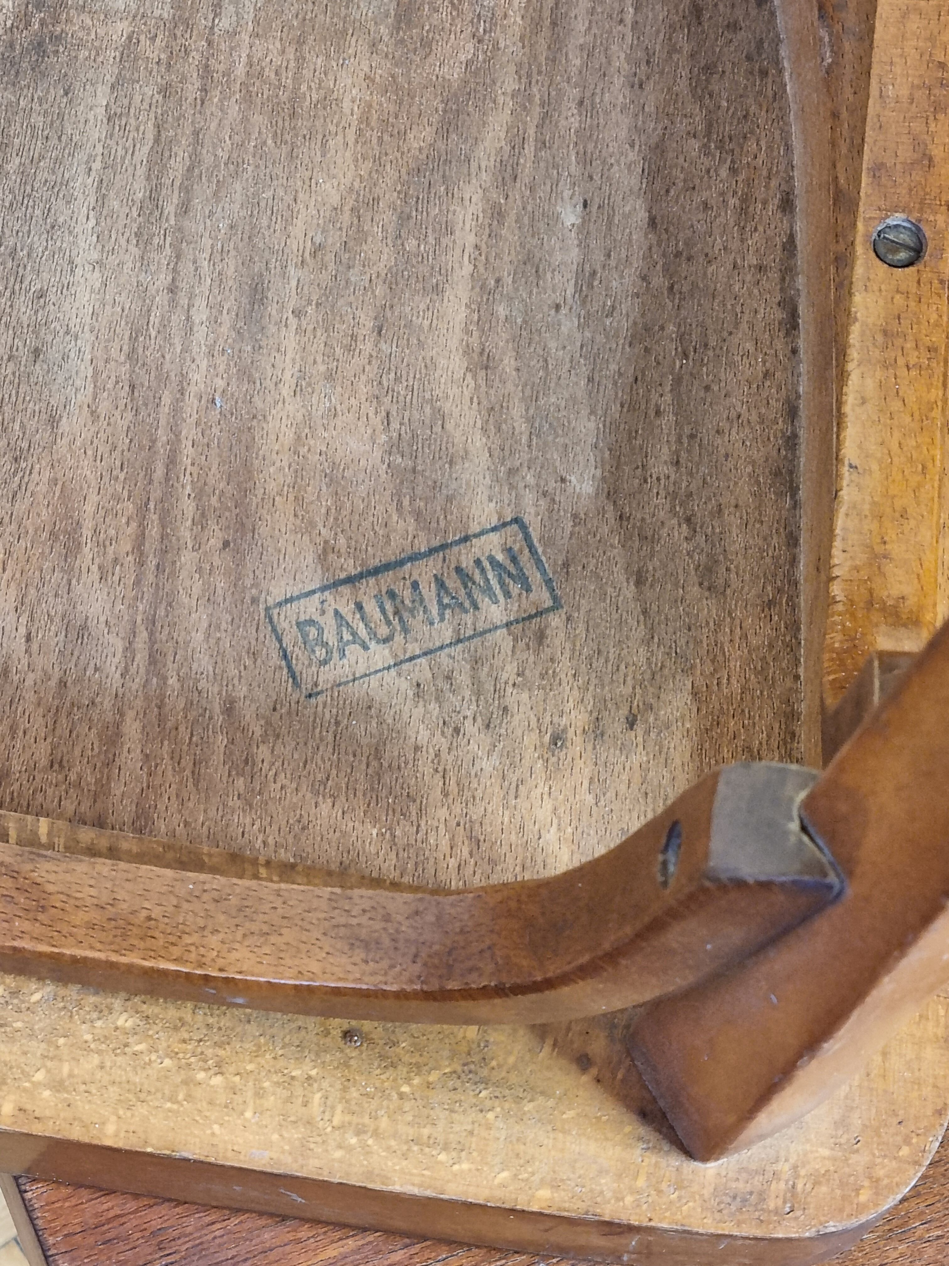 Ensemble de trois chaises bistrot Baumann