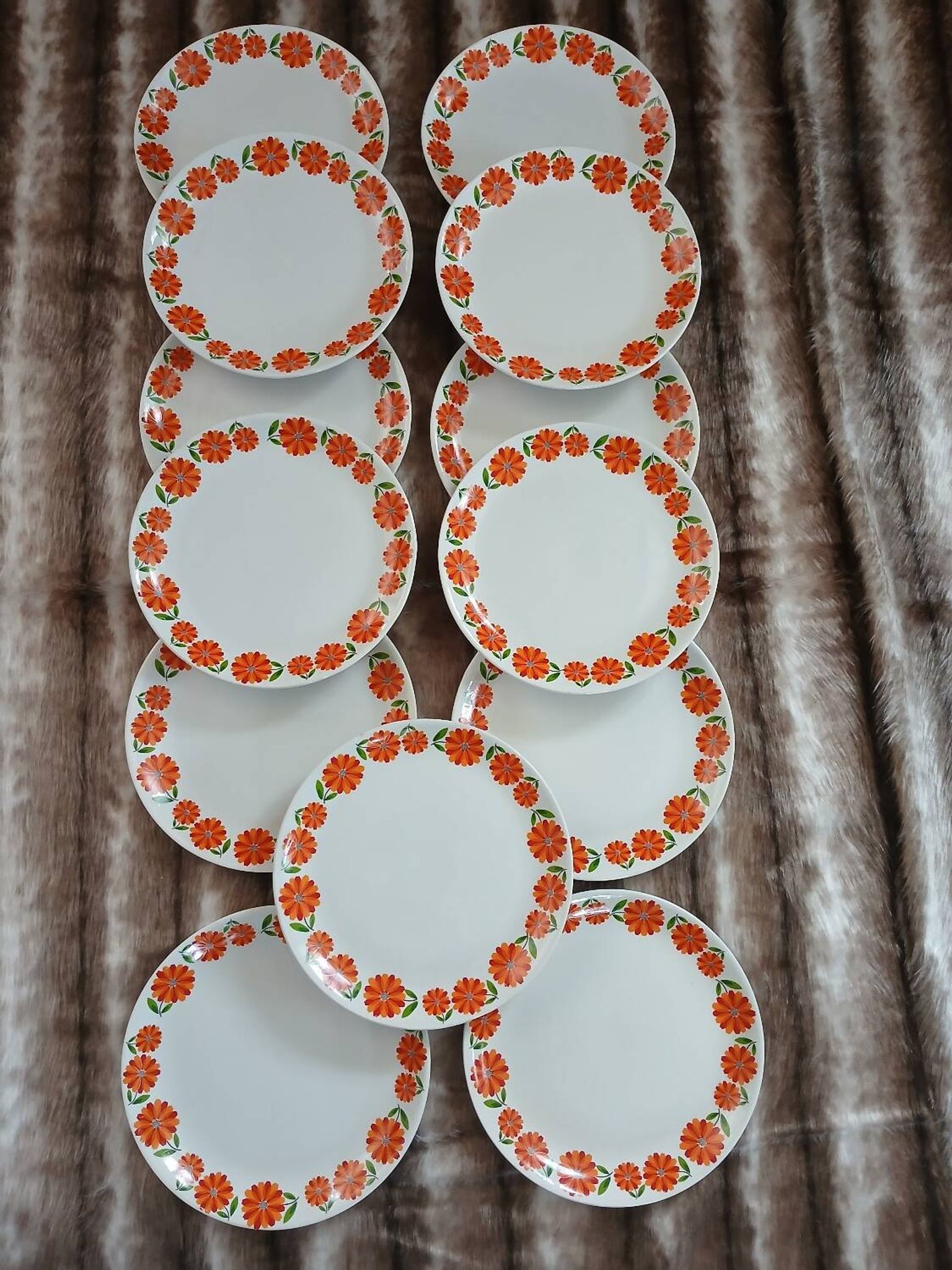 13 assiettes plates vintages Moulin des Loups