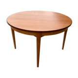 Scandinavian round table with extension