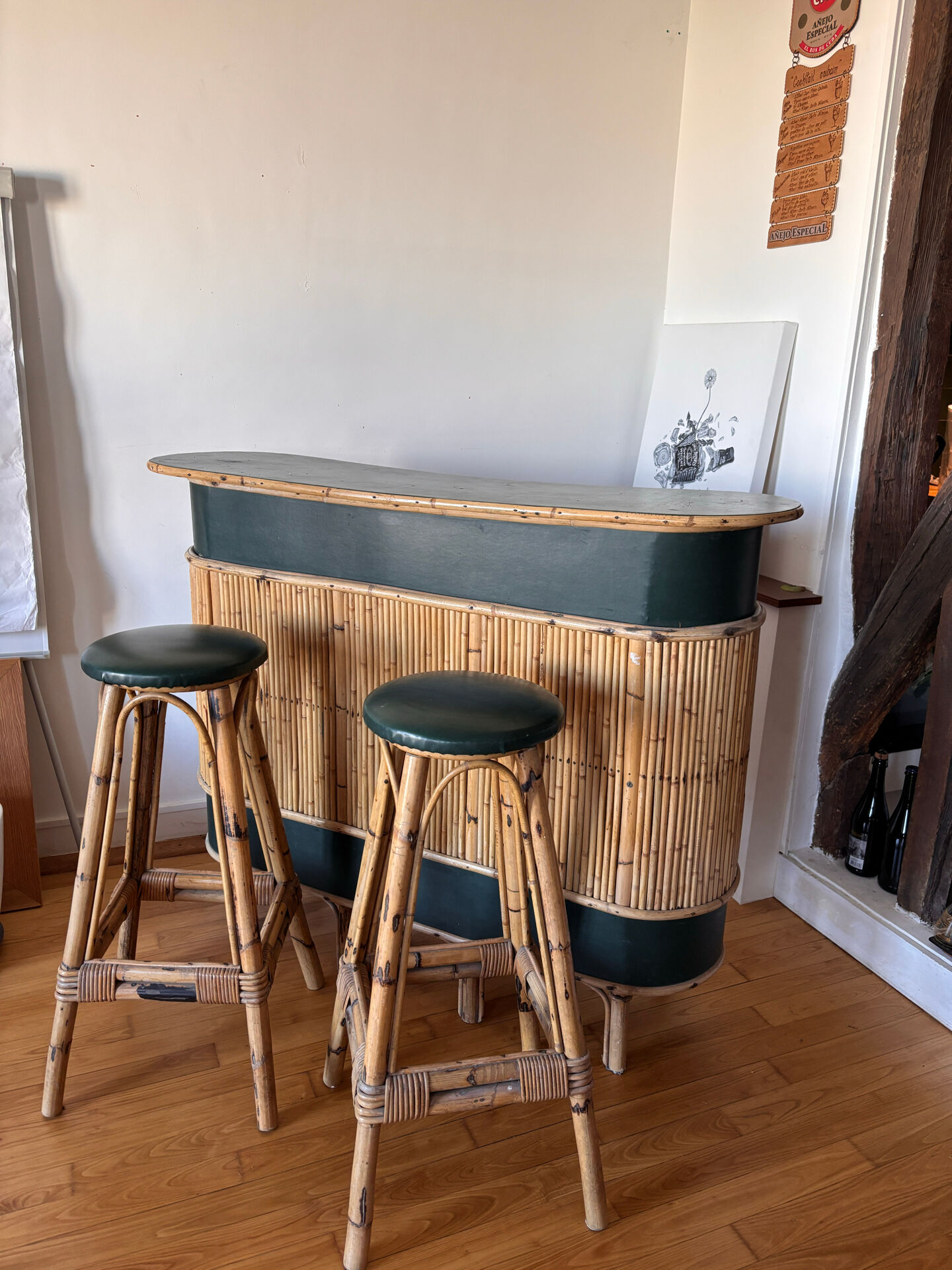 Vintage rattan bar