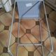 Tabouret minimaliste en acier