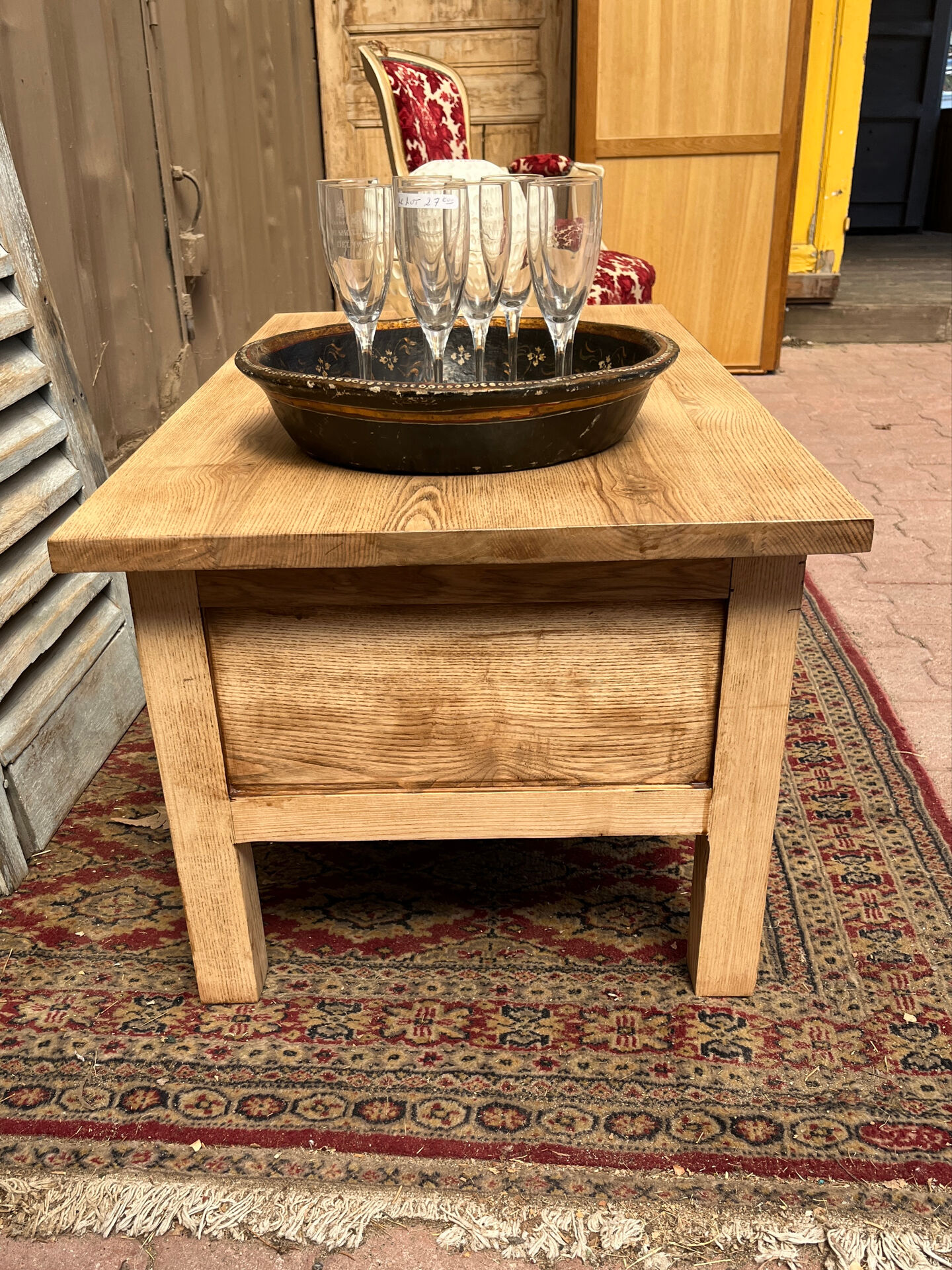 Coffee table with two drawers
