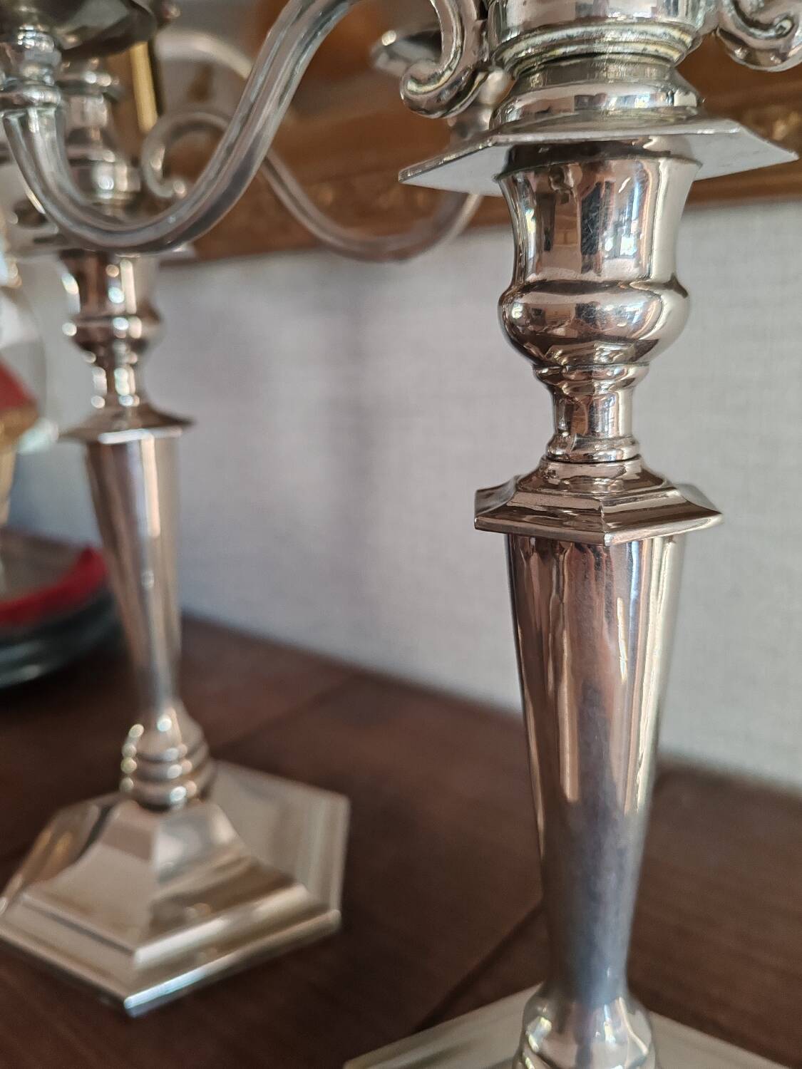 2 chandeliers en métal