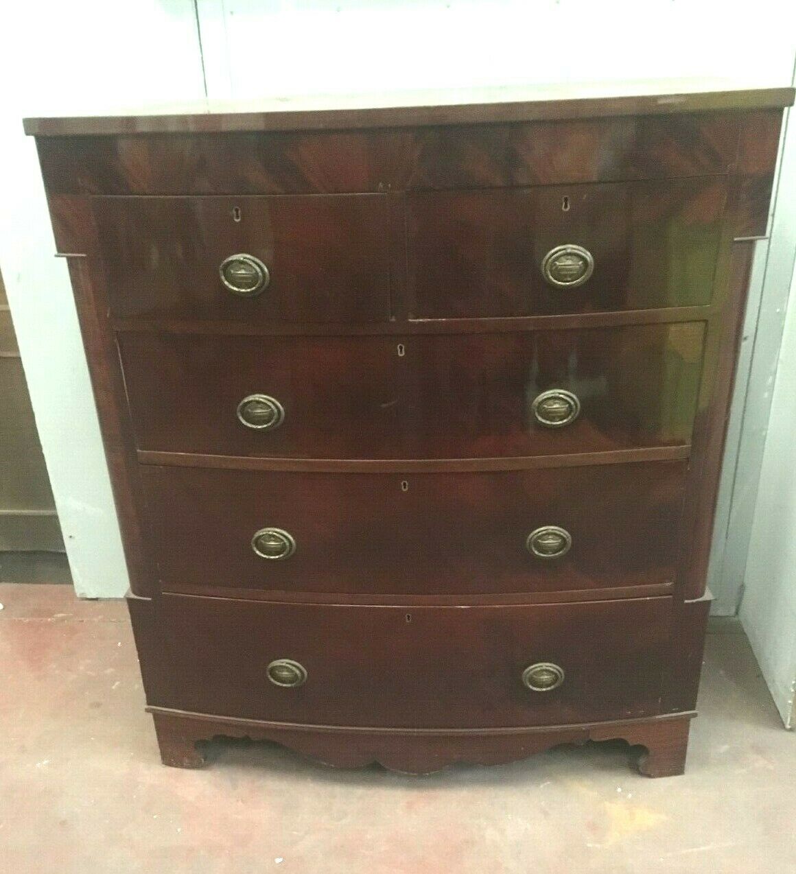 Victorian mahogany veneer chest of drawers with four rows of drawers