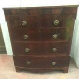 Commode victorienne en placage d'acajou a quatre rangs de tiroirs