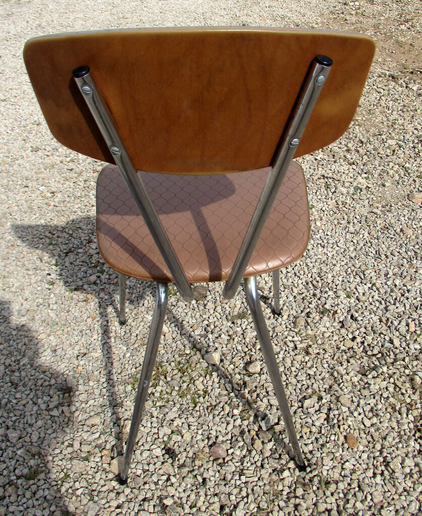 Série de 4 chaises en skaï et chrome années 60
