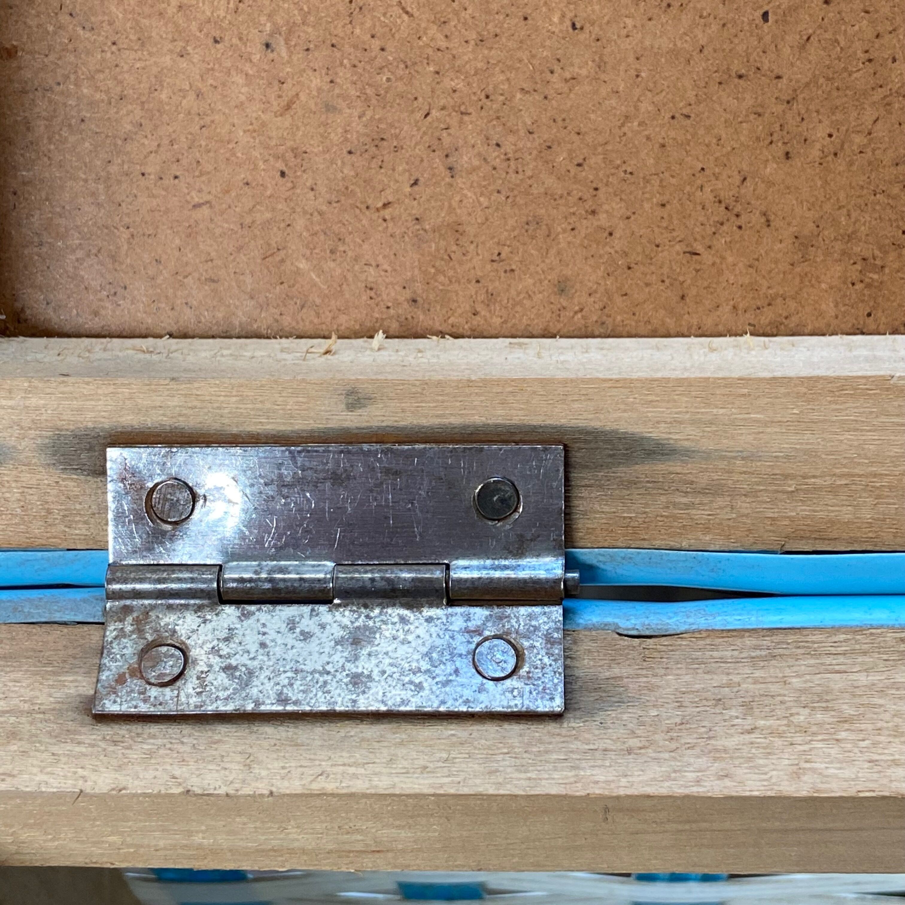 Laundry chest in scoubidou 60s