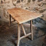 Table de toilette ou bureau d'écriture français ancien en châtaignier et peuplier, vers 1900