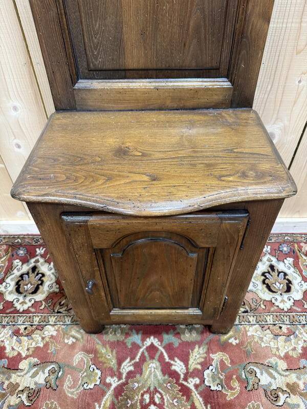 Vestiaire / Porte-manteau en chêne de style Louis XIV avec coffre