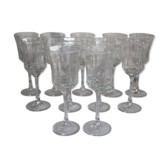 Lot of 11 Octime Luminarc white wine glasses