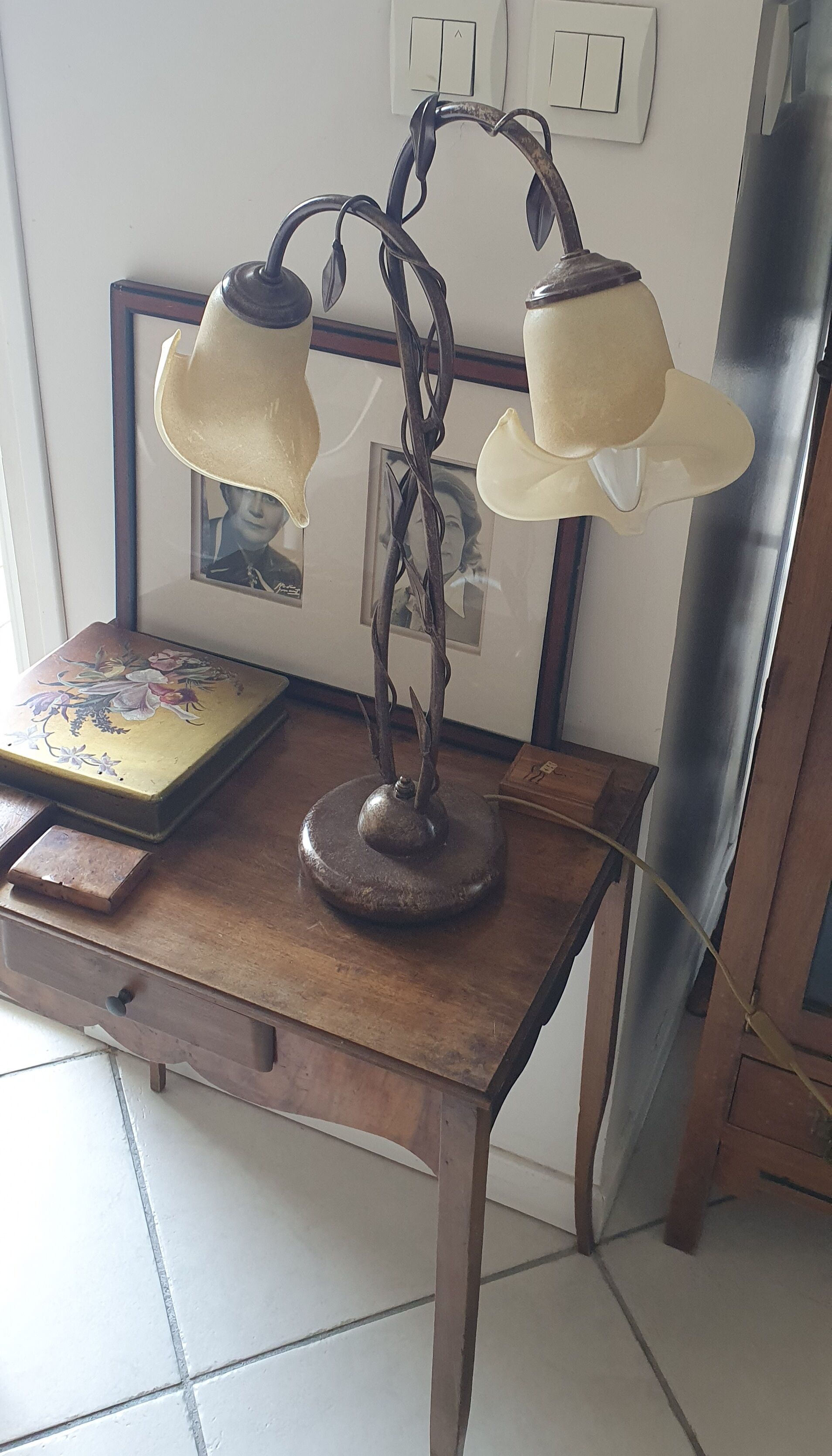 Table lamp
