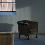 Mid-20th century, pair of Danish shell lounge chairs in green velvet, 1940s.