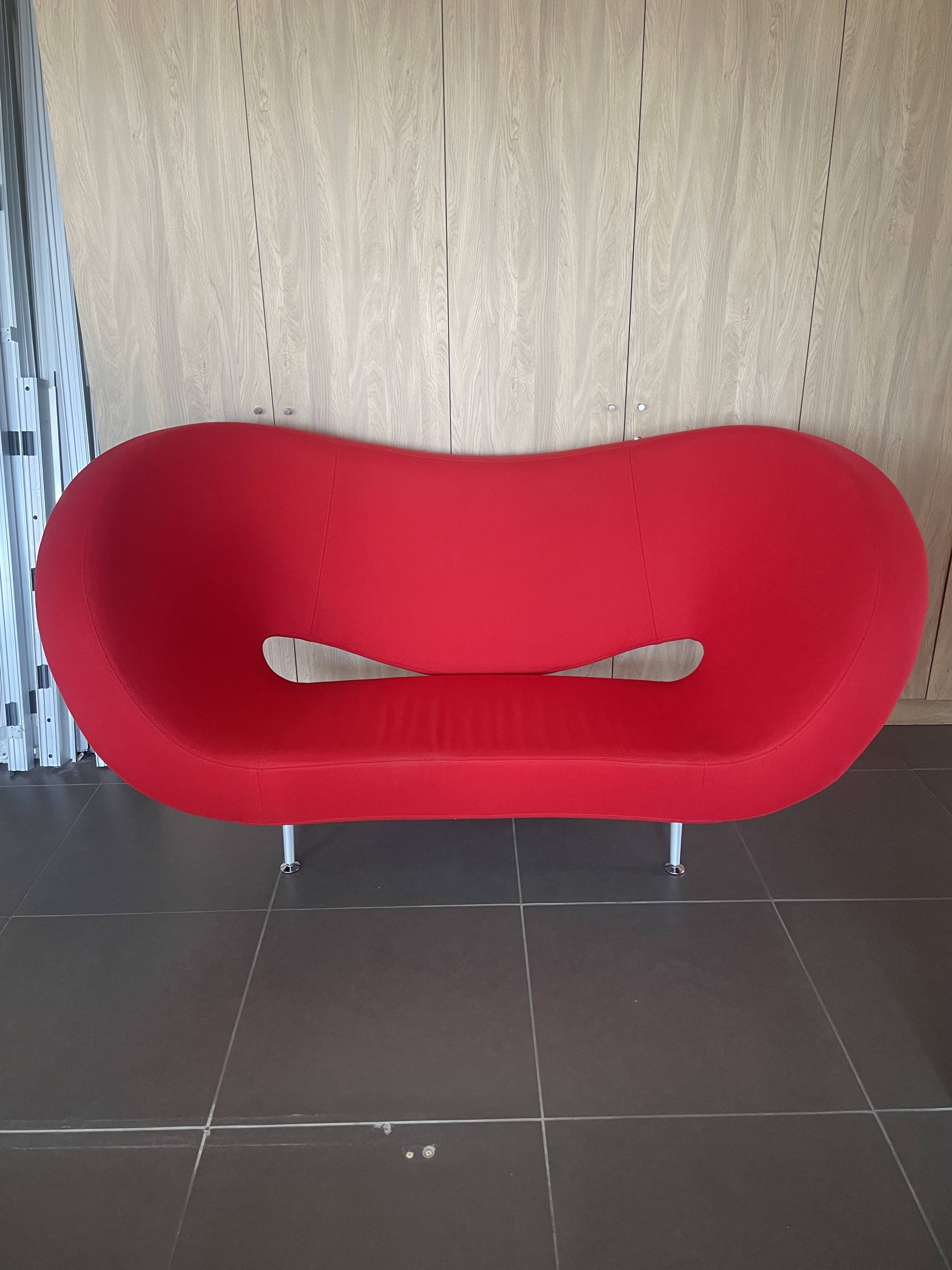 "Victoria & Albert" designer sofa by Ron Arad for Moroso – Kvadrat fabric