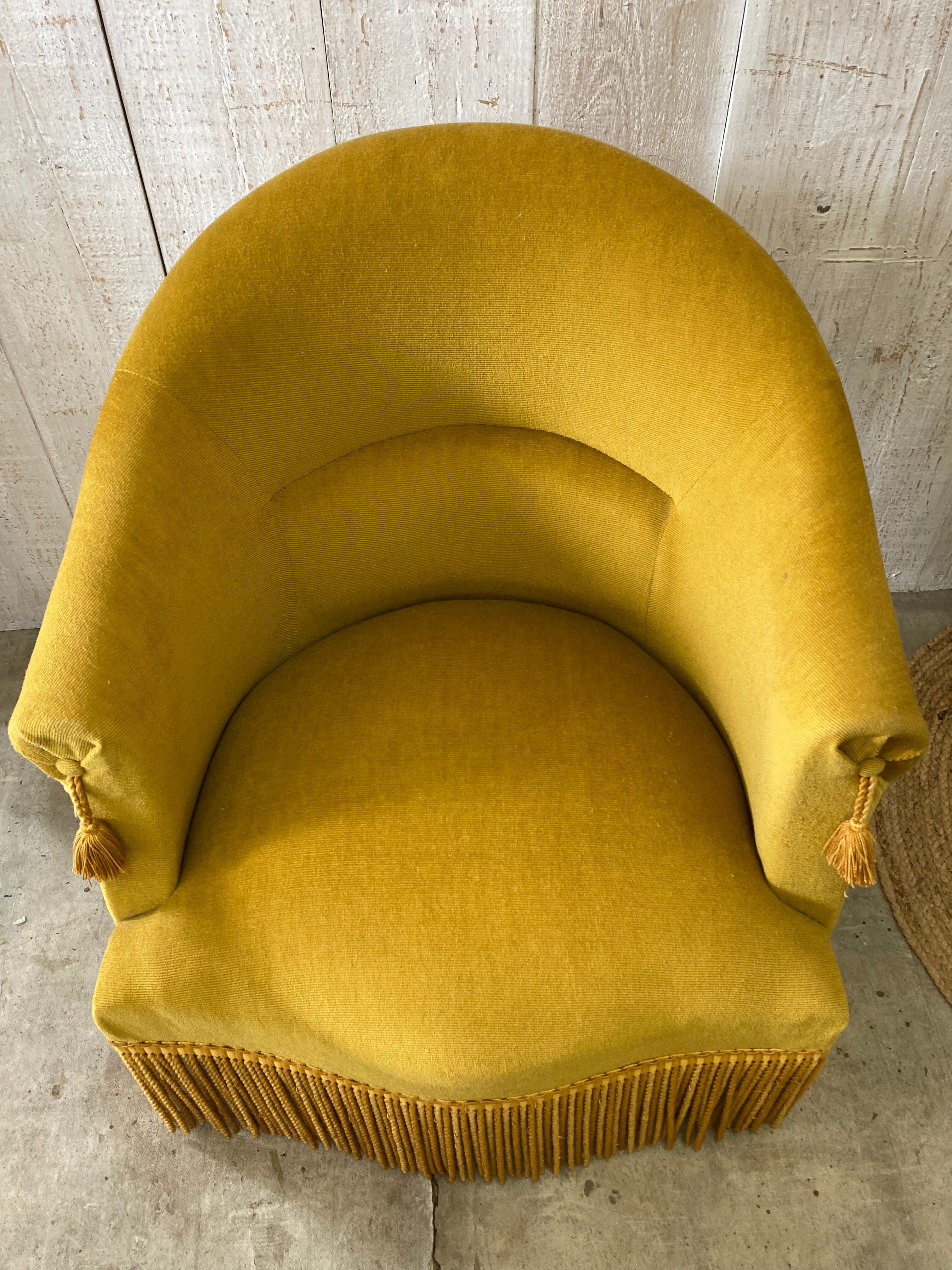 Velvet toad armchair