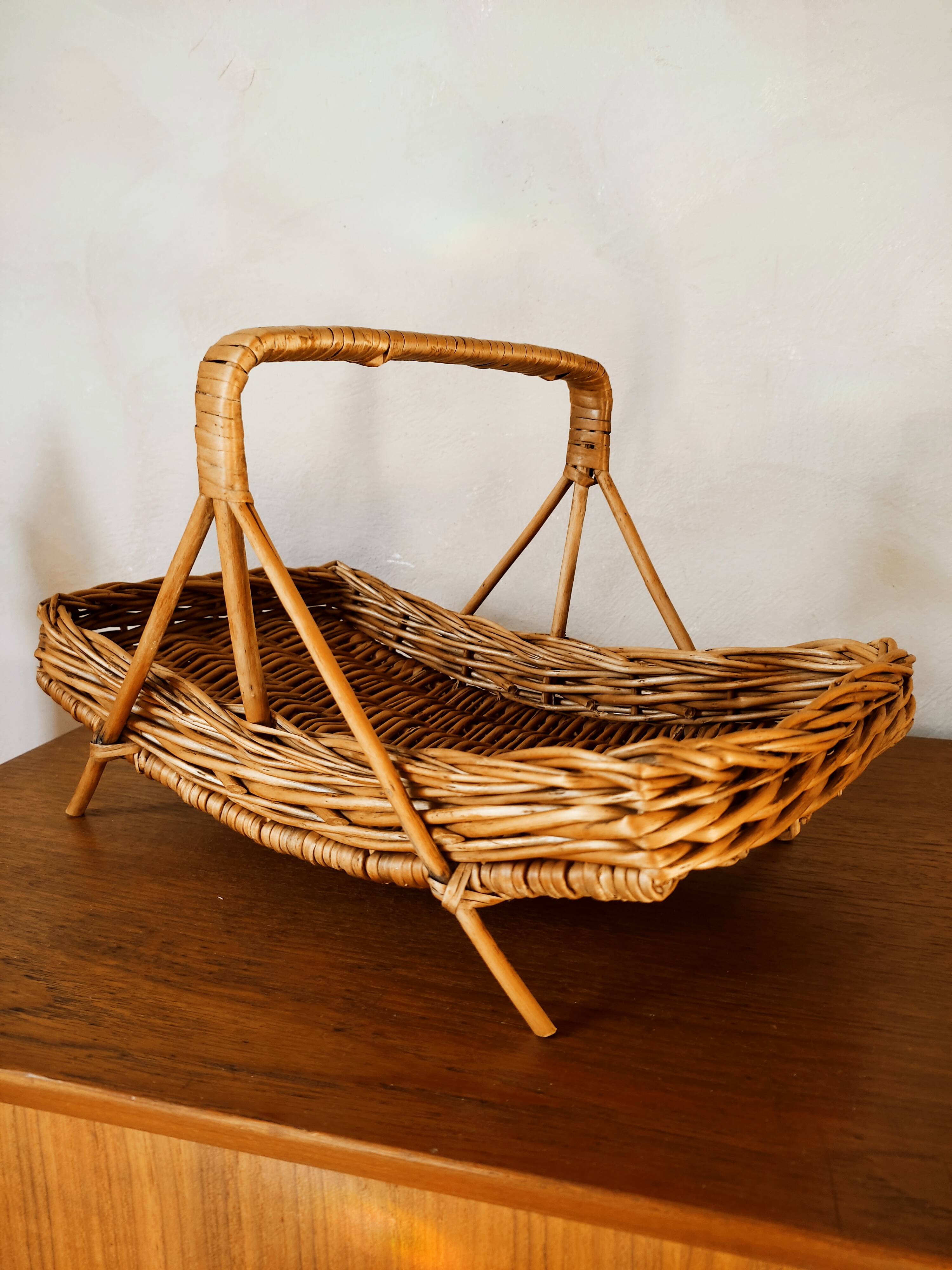 Fruit basket, bread basket