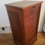 Furniture with sliding drawer