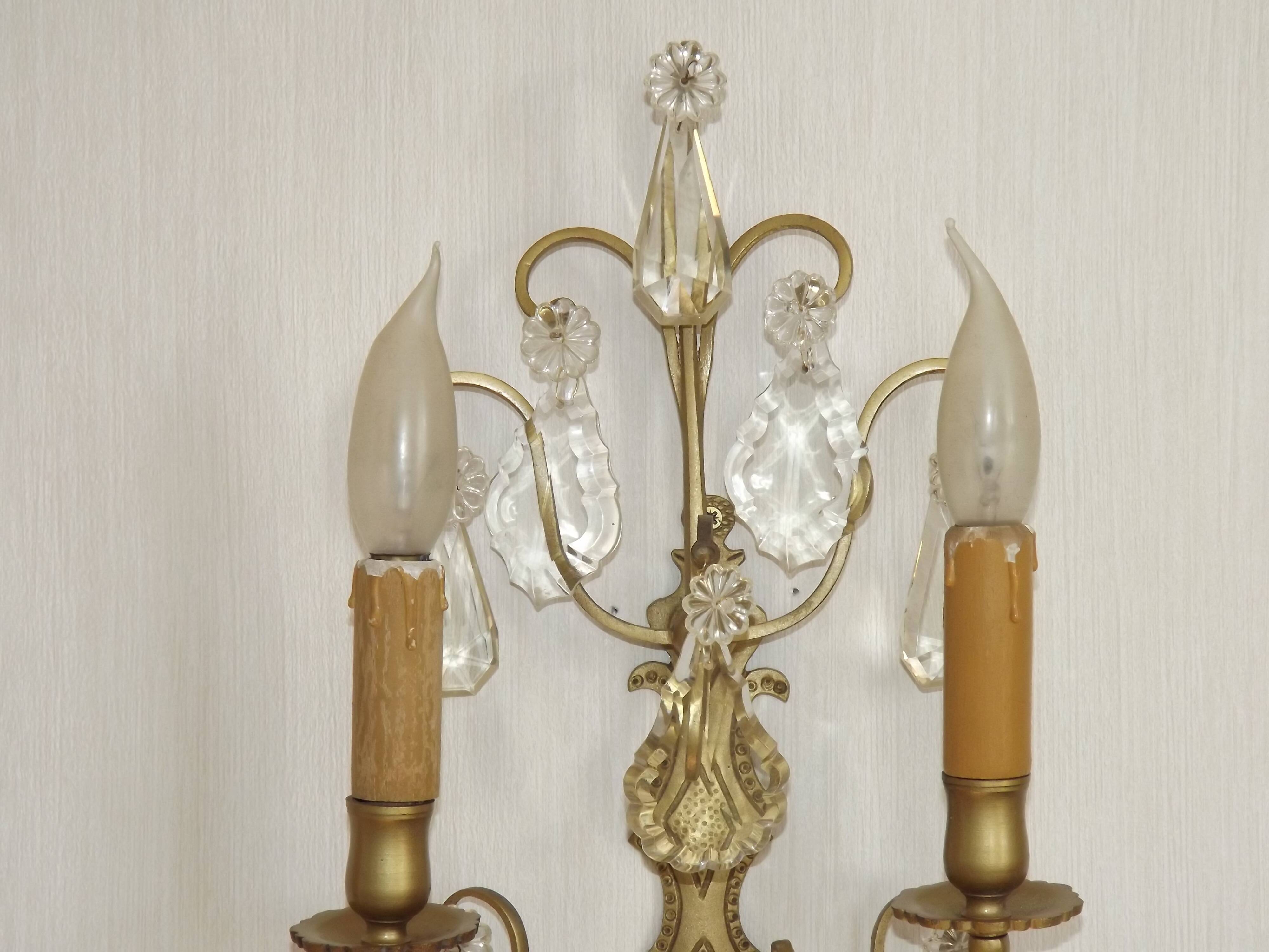 Grande paire d'appliques murales françaises vintage en bronze avec cristaux assortis 5514