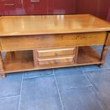 Cocktail coffee table in cherry wood