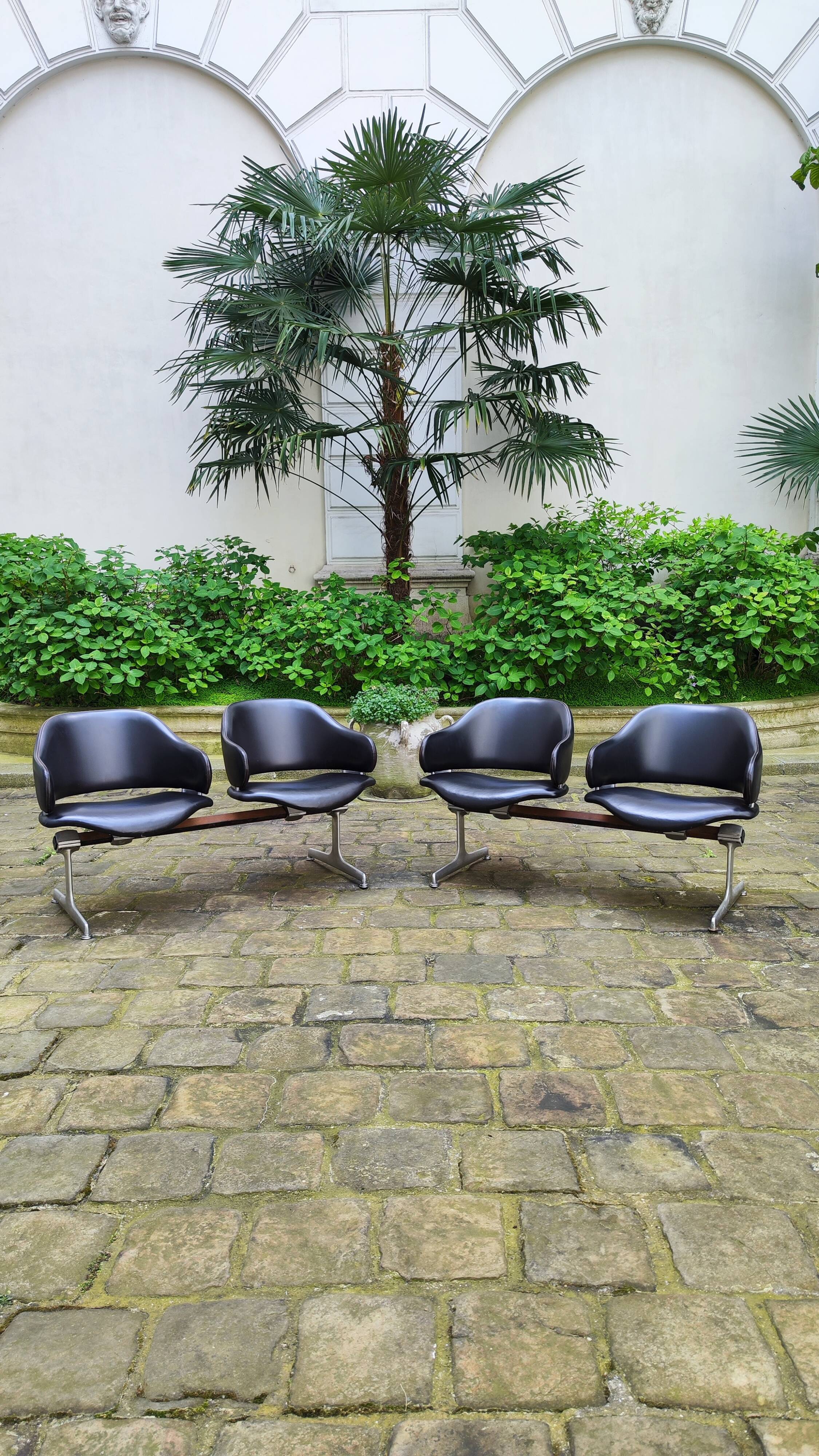Two Double chairs armchairs leather benches Geoffrey Harcourt Artifort 60s