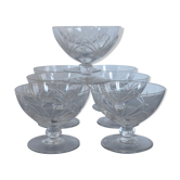 8 cups champagne service