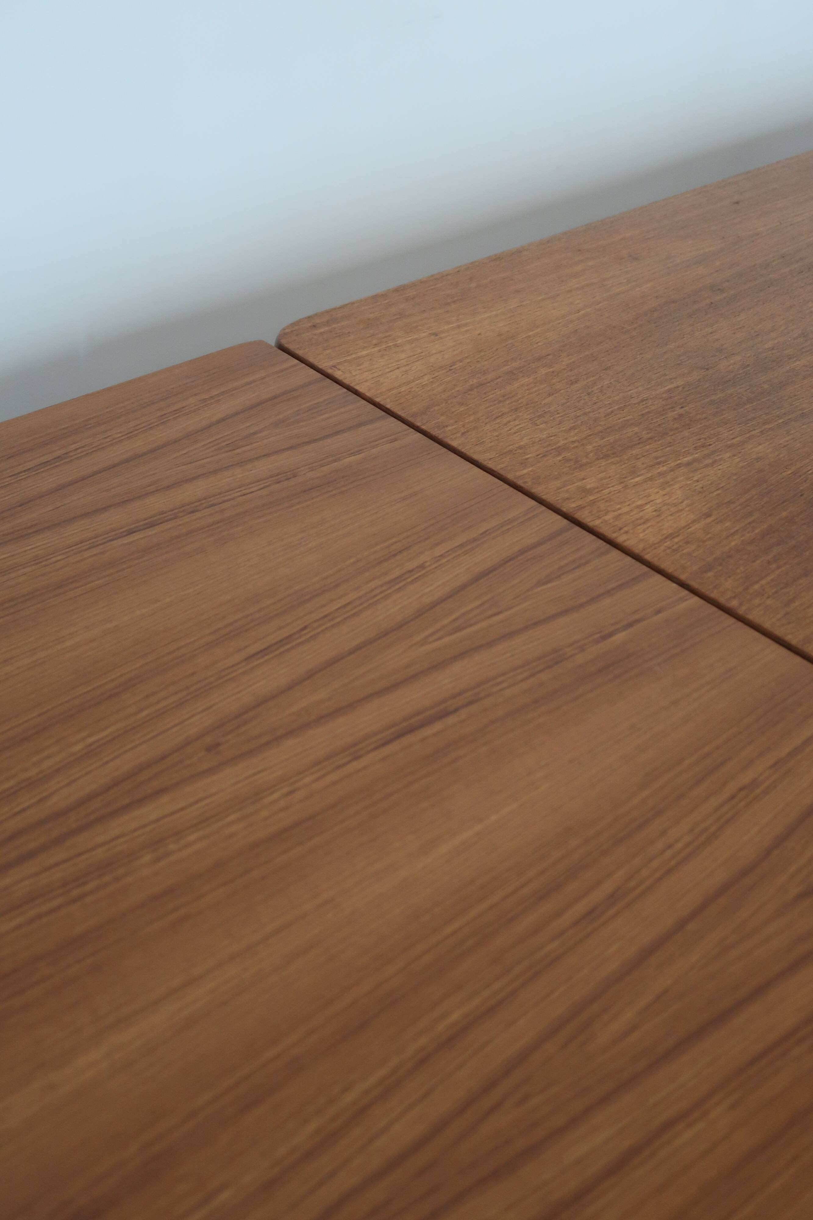 Vintage extendable Scandinavian table