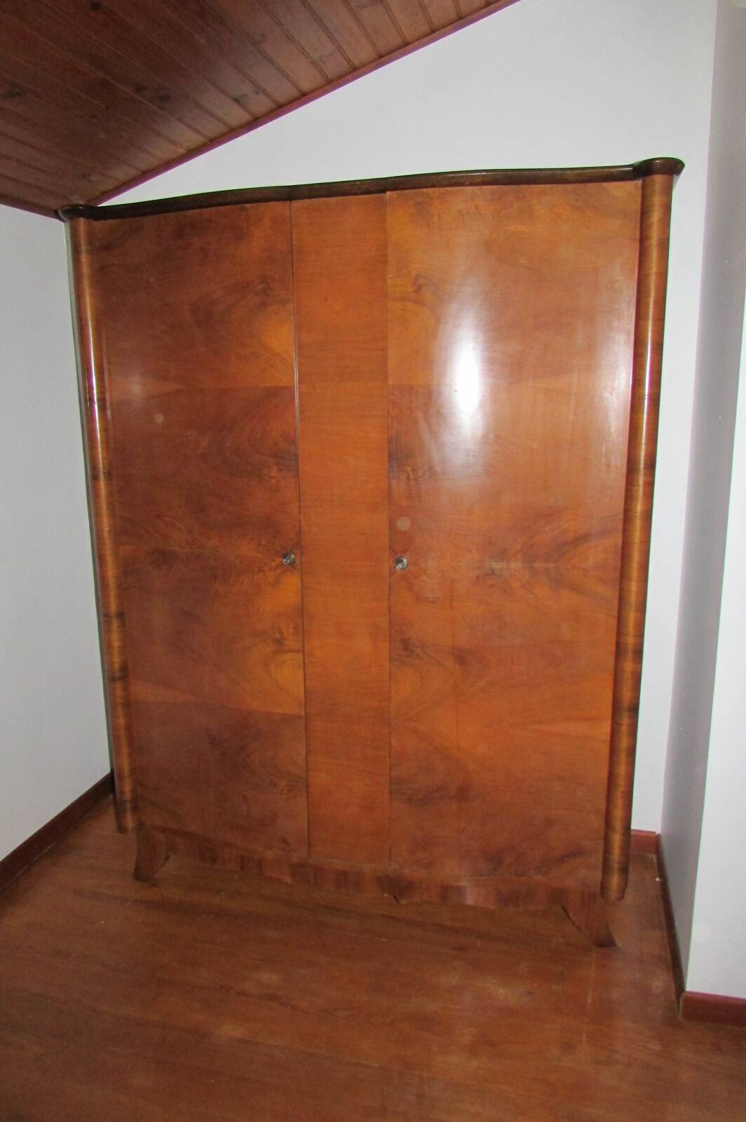 Small vintage Scandinavian walnut veneer cabinet, 1940s
