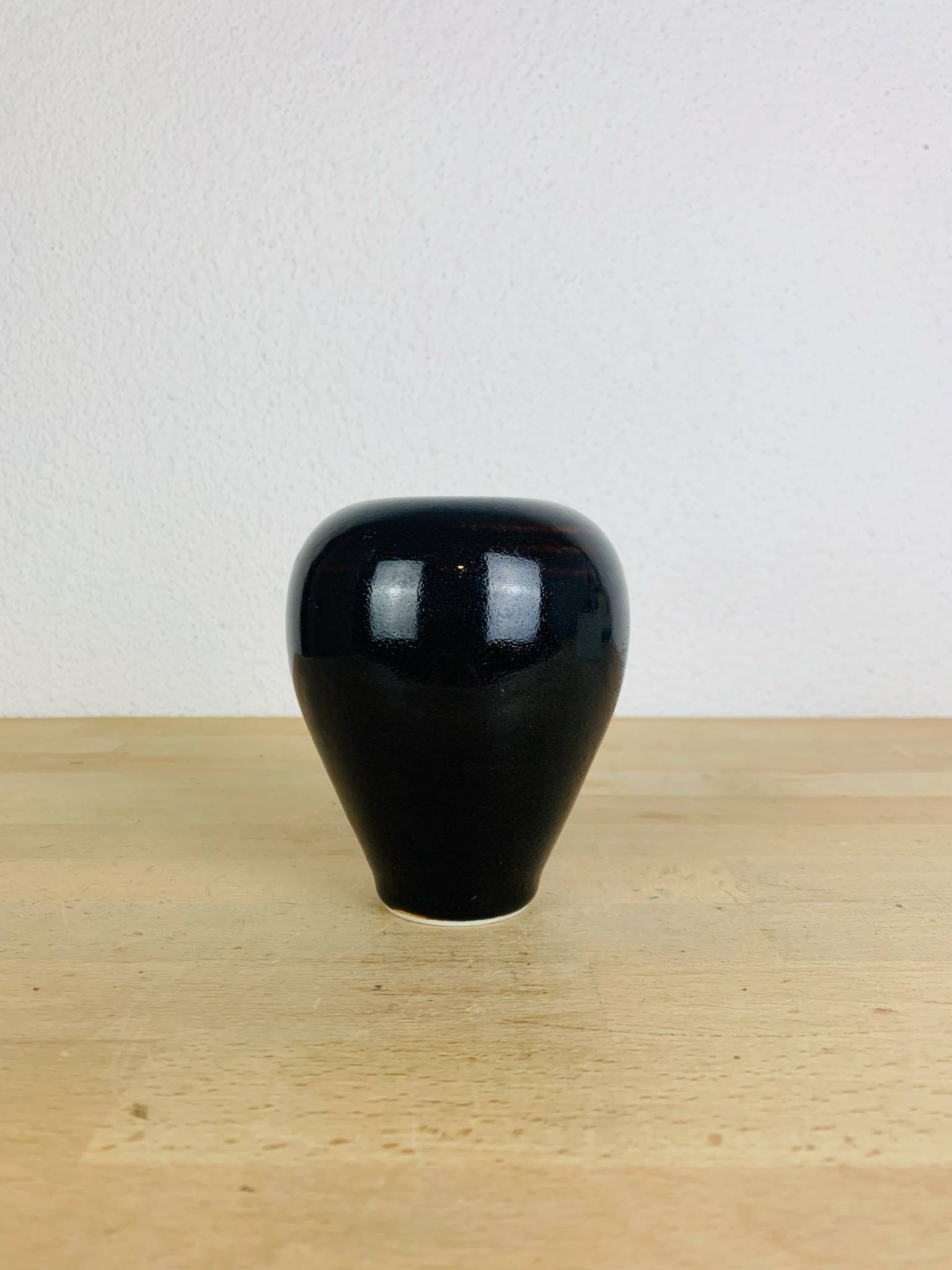 Black ceramic vase signed Comte, vintage