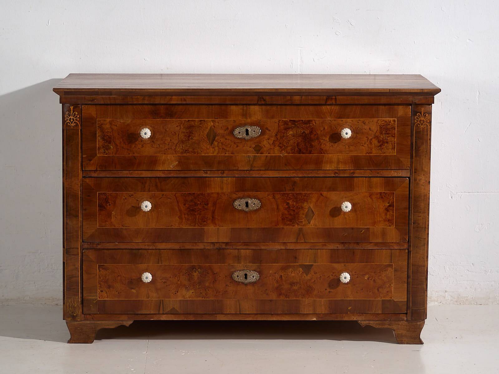 Antique Biedermeier chest of drawers with three drawers (circa 1850)