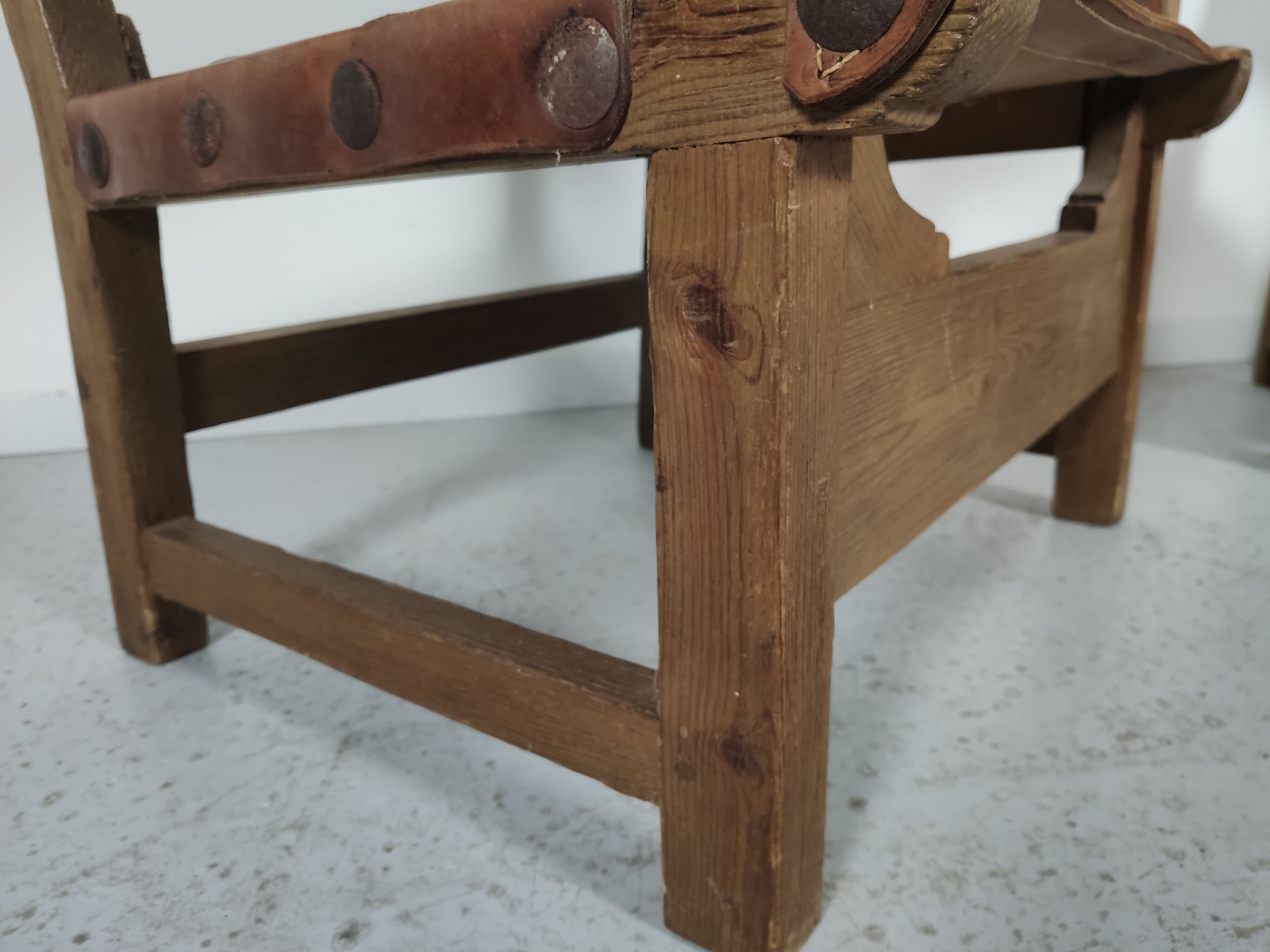 Pair of Spanish vintage leather armchairs 1920/1930