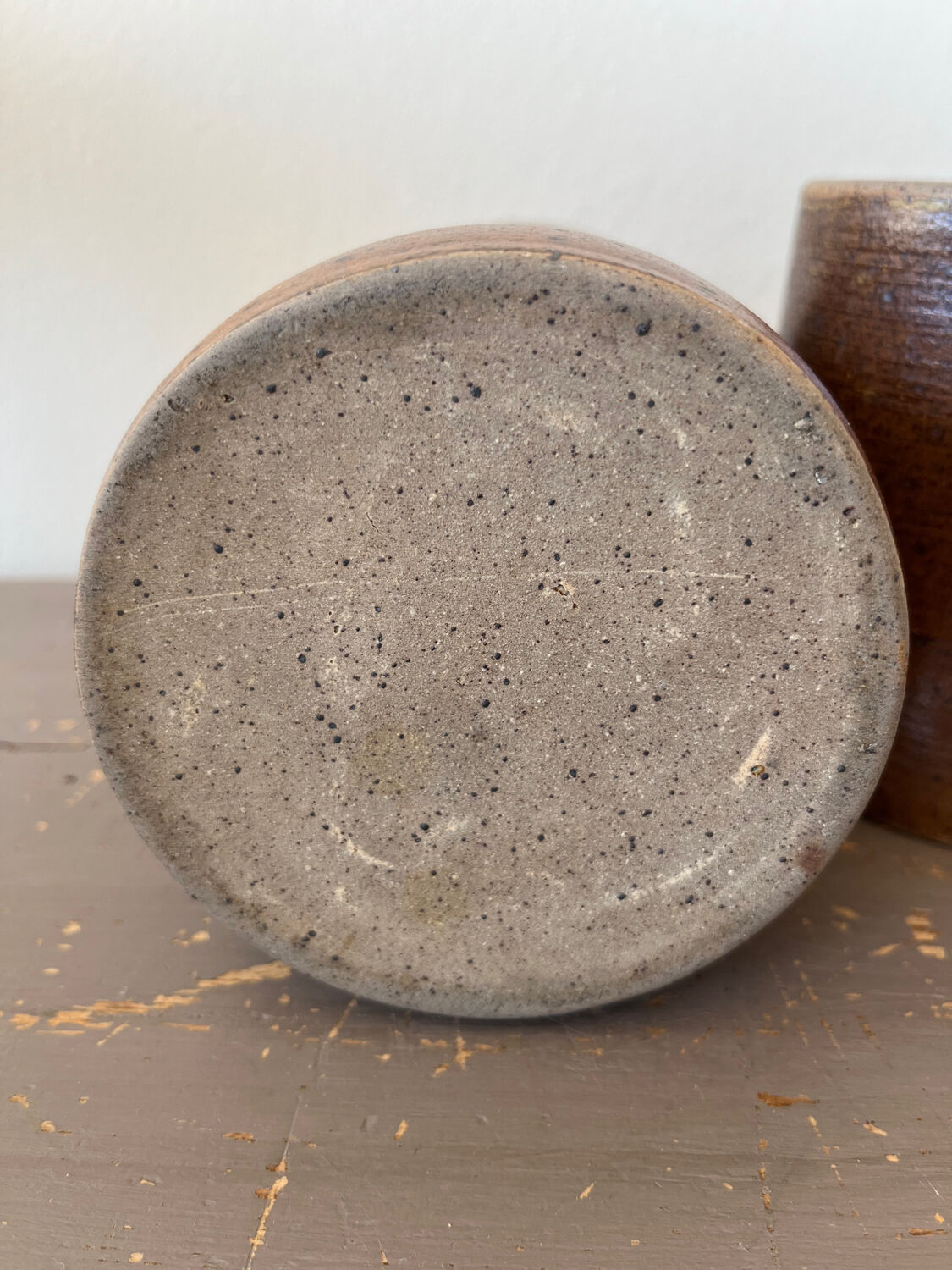 Stoneware pot holder