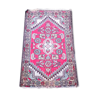 Persian oriental rug 84 x 54 cm