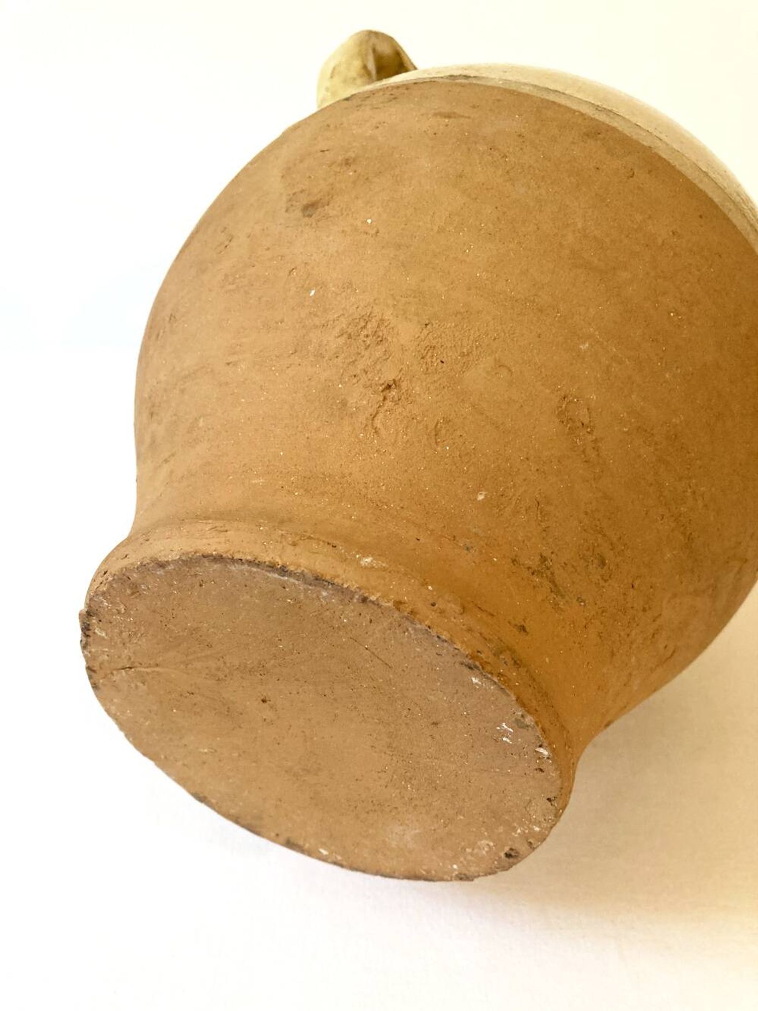 Cruche / Chevrette provençale ancienne, en terre cuite vernissée jaune