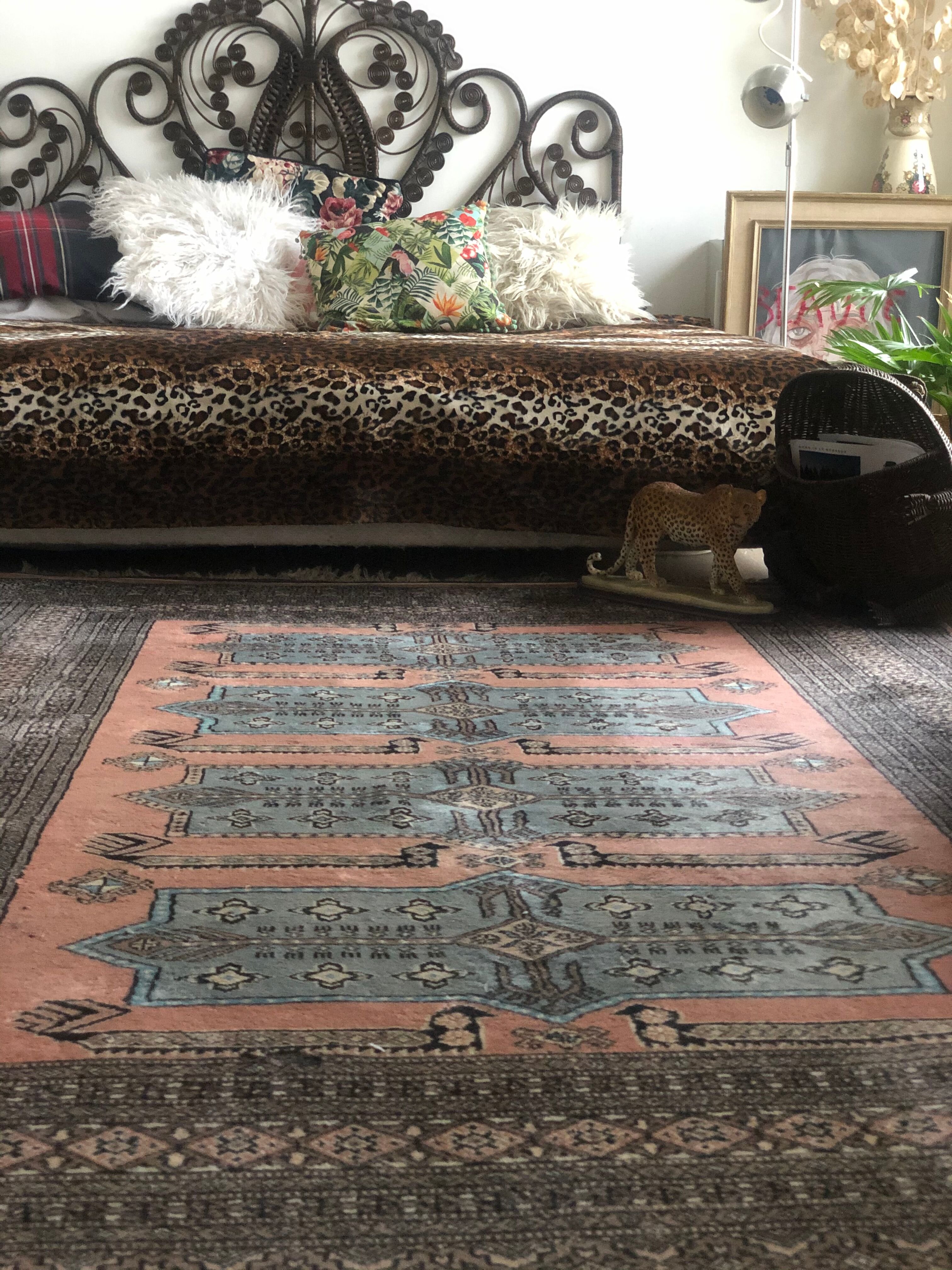 Vintage wool oriental rug - 245x157cm