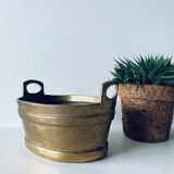 Bronze pot