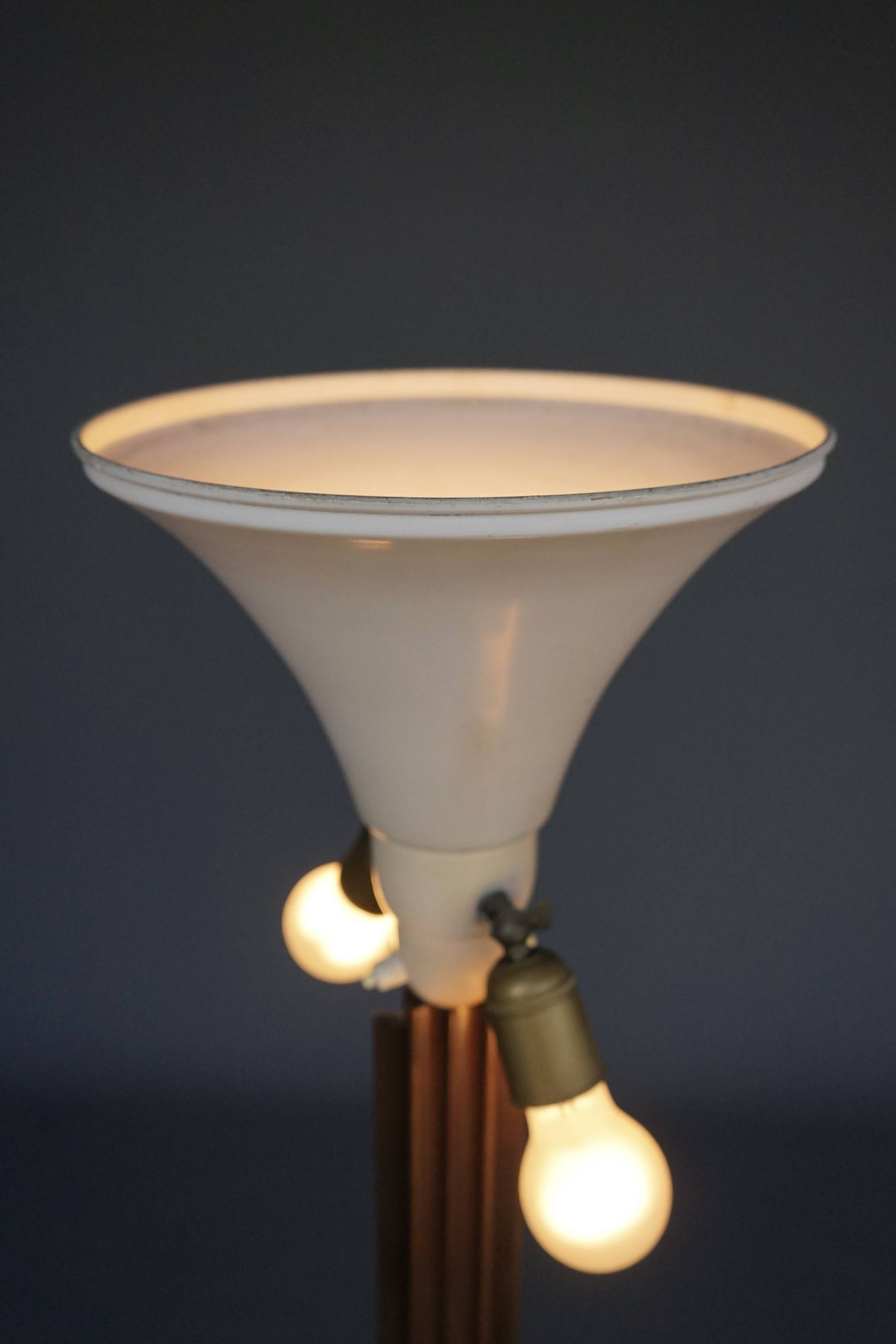 Lampadaire français en bronze. Années 1970