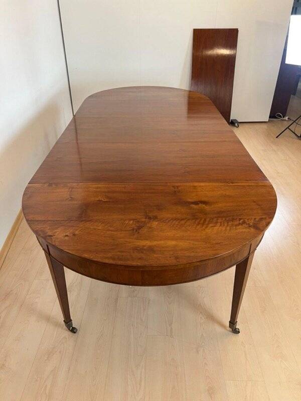 Swiss Biedermeier Extendable Dining Table in Walnut and Brass, 1820s