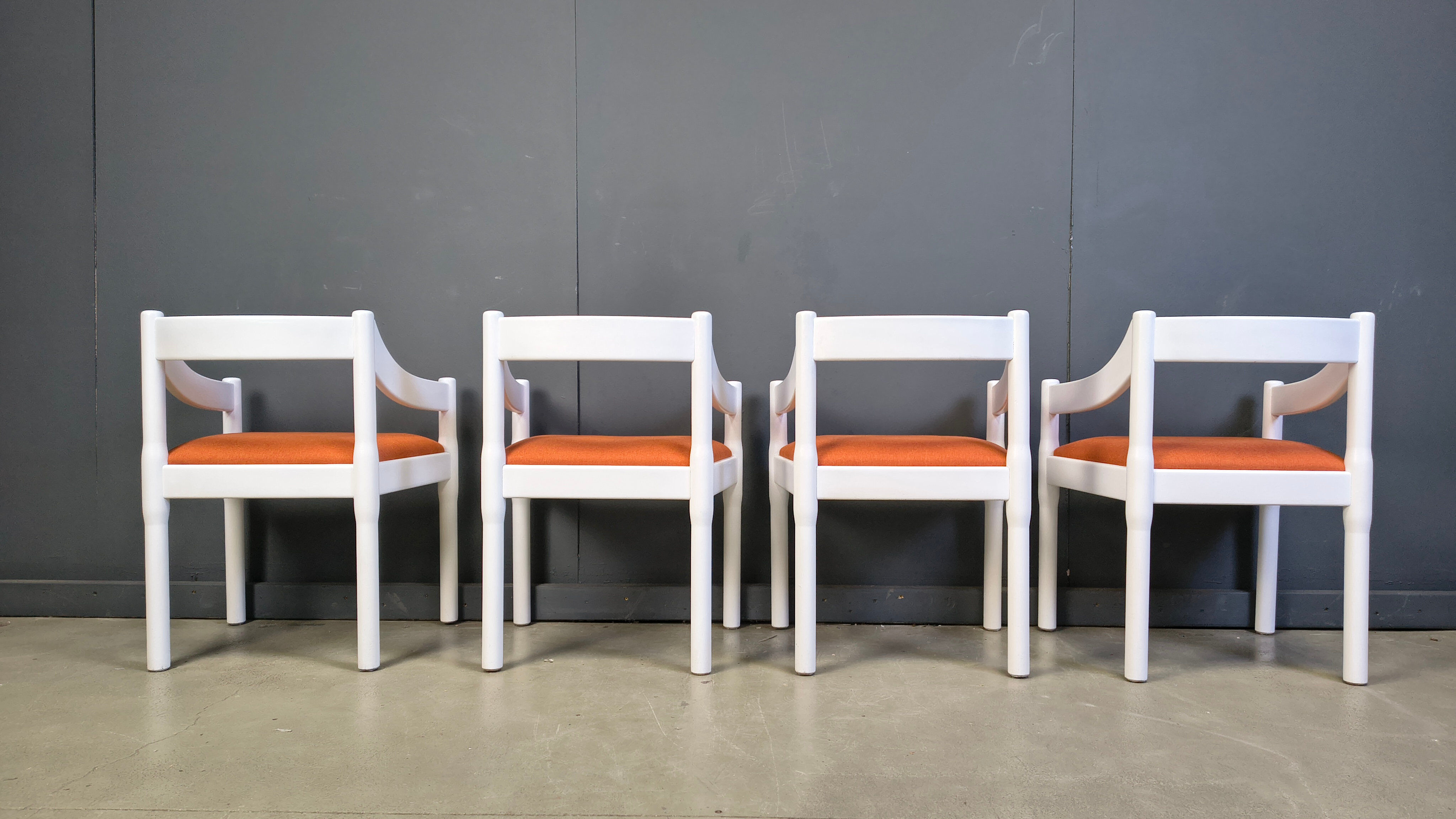 Ensemble de 4 fauteuils Carimate par Vico Magistretti, années 1960.