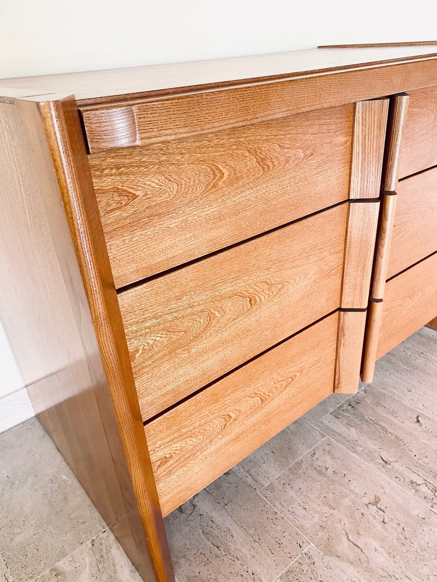 Commode moderniste années 70/80 en merisier plaqué