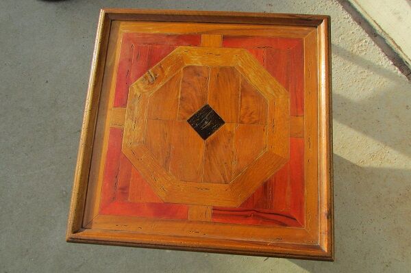 Pretty little bar table, sliding tray