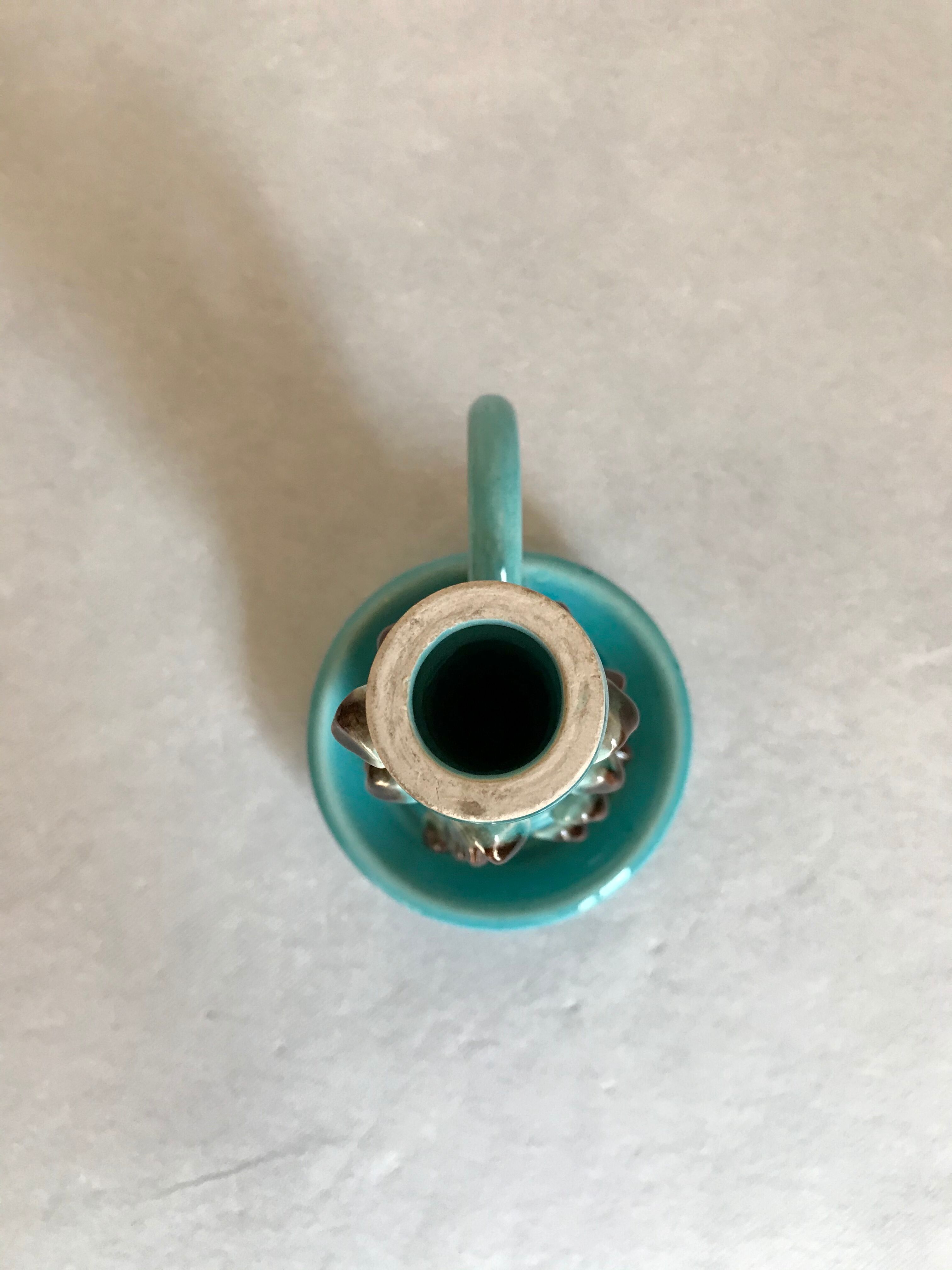 Pied de lampe ou bougeoir Accolay à décor de boules, émail bleu turquoise et brun, vers 1960-1970.