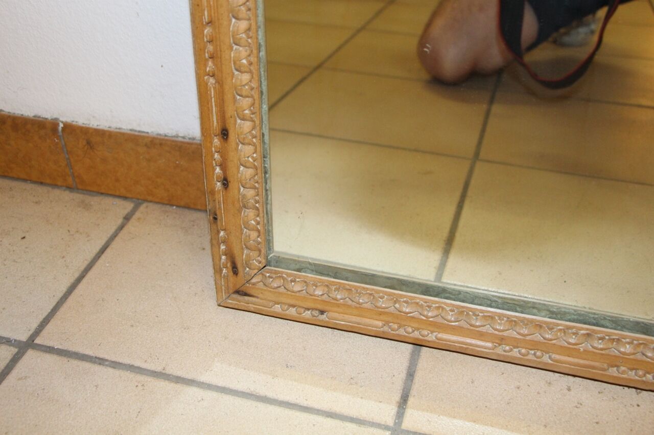 Carved wooden mirror -18th