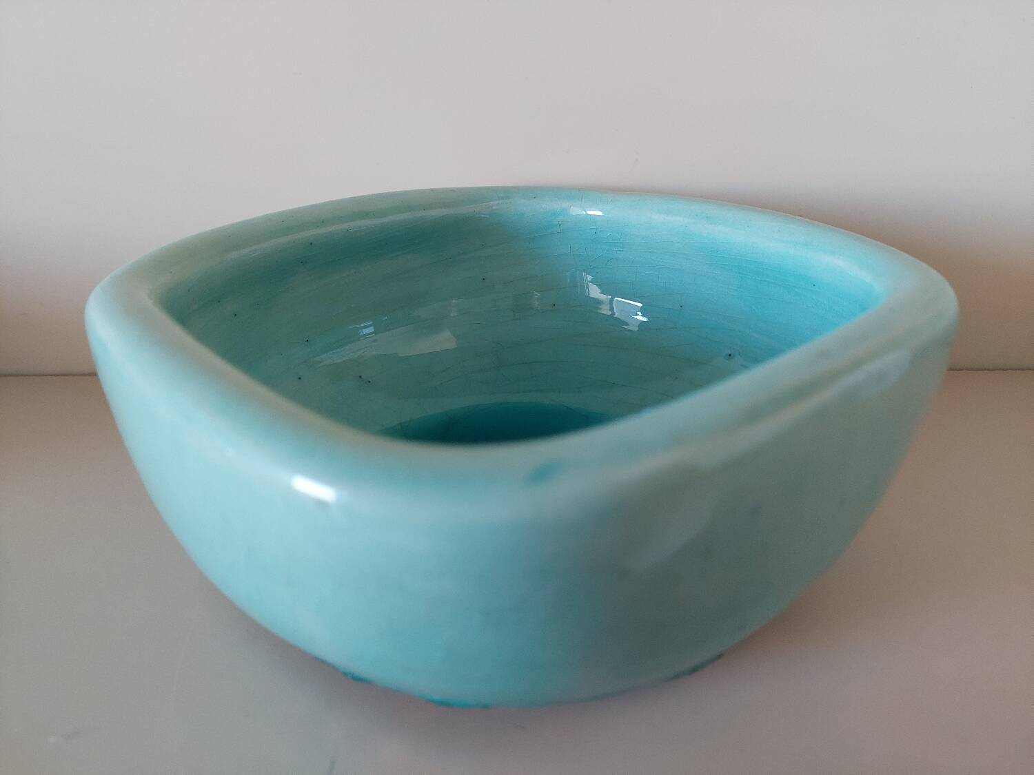 Turquoise cracked ceramic empty pocket signed Keramos, Sèvres circa 1950