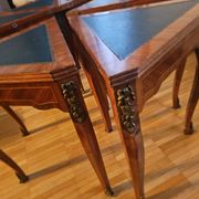 Coffee table divisible into 6 parts, very practical.