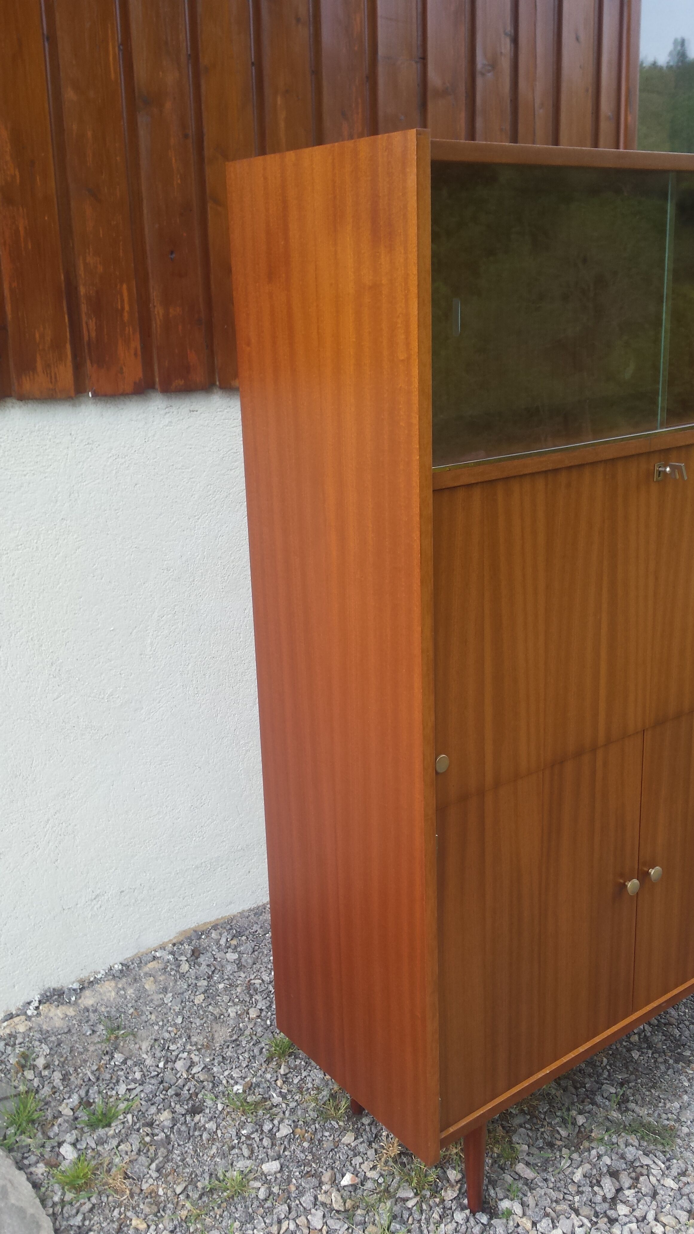 Secretary feet spindles