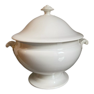 White tureen in earthenware Creil and Montereau nineteenth century