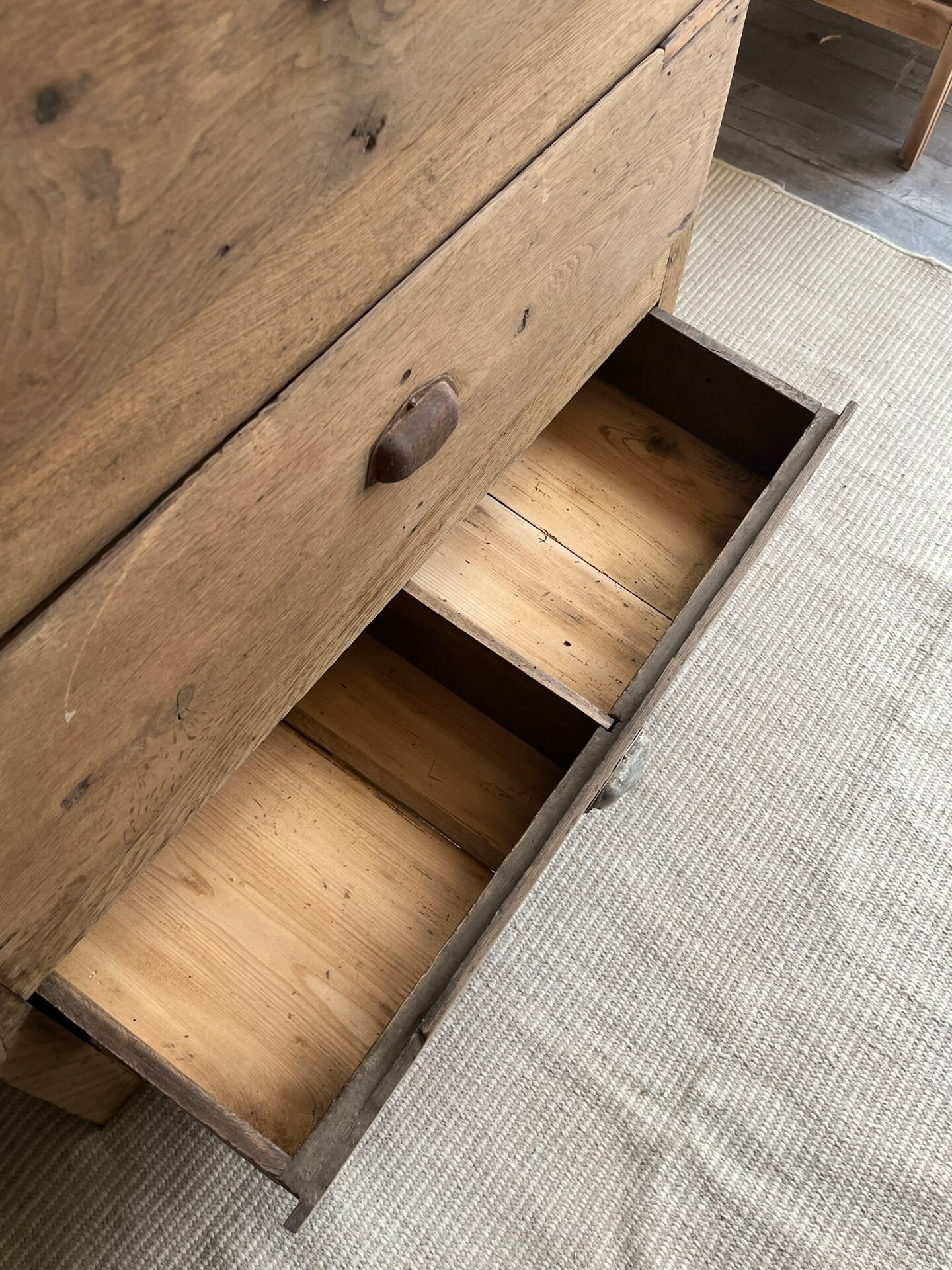 Atypical antique chest of drawers