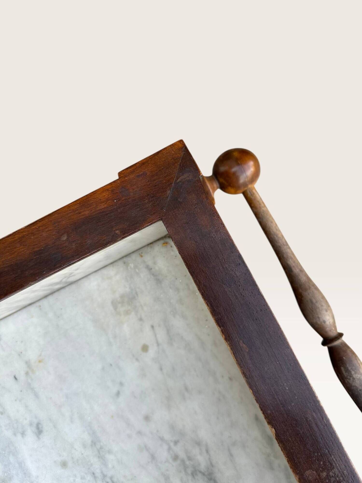 Dressing table in walnut and marble, late 19th century.